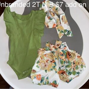 Green Ruffled Baby Bodysuit with Floral Shorts & Headband